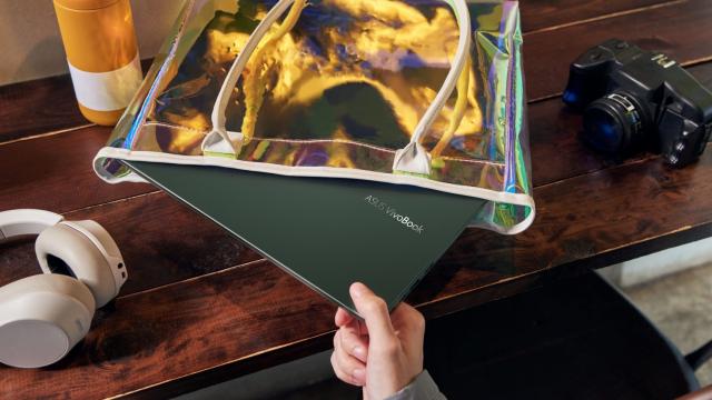 <b>Noile laptopuri ASUS VivoBook S14 (S435) au ajuns în România: au CPU Intel Core Gen 11, 16 GB RAM, autonomie generoasă</b>ASUS a adus în România în această săptămână noile laptopuri VivoBook S14 (S435), cu procesor Intel Core Gen 11. Se remarca prin autonomia generoasă, ce poate ajunge şi la 17 ore, dar şi prin grosimea de doar 15.9 mm şi o greutate de doar 1.3 kilograme