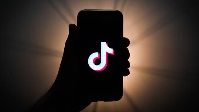 <b>ByteDance, compania care deţine TikTok se pregăteşte să devină un gigant tech ca Google sau Facebook</b>TikTok e pe buzele tuturor de mai bine de un an, reţeaua de socializare pe bază de video-uri scurte sincronizate pe muzică sau un track audio furând mulţi utilizatori de la Facebook. A început să aibă piedici puse în