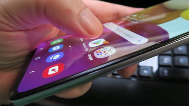 <b>Samsung Galaxy A71: Benchmark-uri la nivelul celor mai puternice telefoane cu Snapdragon 730</b>Samsung Galaxy A51 nu a fost chiar impresionant la benchmark-uri şi performanţă, ba chiar a bifat şi câteva sughiţuri după restart şi instalare de aplicaţii. Galaxy A71 nu se mai joacă cu aşa ceva, având un CPU cu pedigree, un Snapdragon 730 văzut pe..