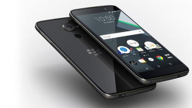 <b>BlackBerry DTEK60 este anunțat oficial; listat și în oferta unui magazin local</b>BlackBerry DTEK60 devine oficial astăzi, și asta după o lungă perioadă de leak-uri ce ne-au prezentat fotografii cu noul produs, materiale promoționale, și desigur specificațiile hardware pe care le primim la pachet. Aflați că DTEK60 este doar un