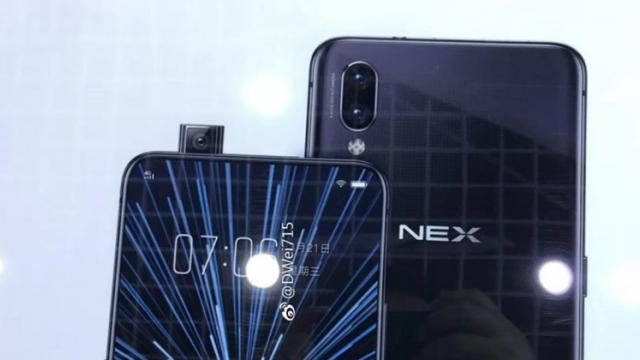 <b>Vivo NEX apare în fotografii reale și postere; Este confirmată și varianta cu Snapdragon 710</b>Săptămâna viitoare este programată și lansarea smartphone-ului Vivo NEX, terminal care astăzi bifează numeroase apariții, pentru început într-o serie de postere. Vedem totodată și câteva fotografii reale cu dispozitivul ce se laudă cu