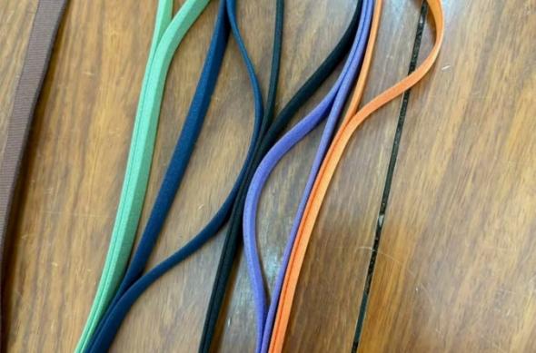 Apple Crossbody Strap iPhone 17 - Leak: Curelusa3.jpg