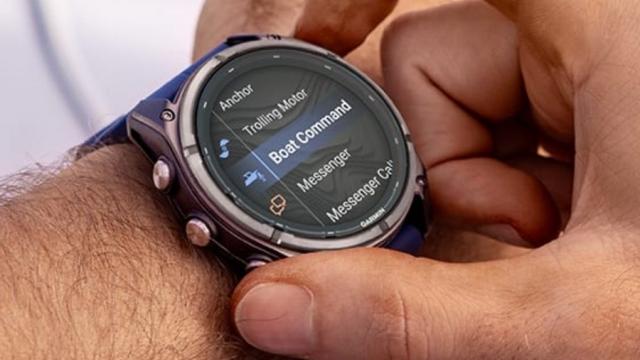 <b>Garmin quatix 8 Pro vine cu conectivitate offshore, până la 80 km de uscat; Smartwatch nautic premium, cu autonomie de 15 zile</b>Garmin a anunțat quatix 8 Pro, un ceas inteligent de top gândit special pentru cei care își petrec mult timp pe apă. Cu un design robust și funcții avansate pentru navigație și siguranță maritimă, dispozitivul se adresează clar pasionaților de bărci