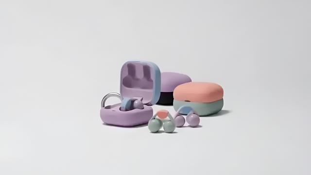 <b>Şi Sony copiază Huawei acum! Un teaser face aluzie la casti-cercei LinkBuds lansate pe 21 ianuarie</b>De când a scos Huawei prima generaţie de căşti FreeClip, mai toţi producătorii s-au înghesuit să copieze formatul. De la Tecno la Motorola şi de la HONOR la Sony mai nou. Cu 3 milioane de FreeClip vândute mai târziu, vom avea Sony LinkBuds cu format