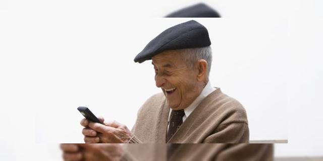 <b>Soluțiile pe care le avem la îndemână atunci când dorim să cumpărăm un telefon unei persoane învârstă</b>Oricât de mult ne-ar plăcea device-urile performante de ultimă generație, o categorie ceva mai specială nu este interesată de aceste lucruri. Mă refer aici la seniorii de lângă noi pe care avansul tehnologic i-a trecut în planul...