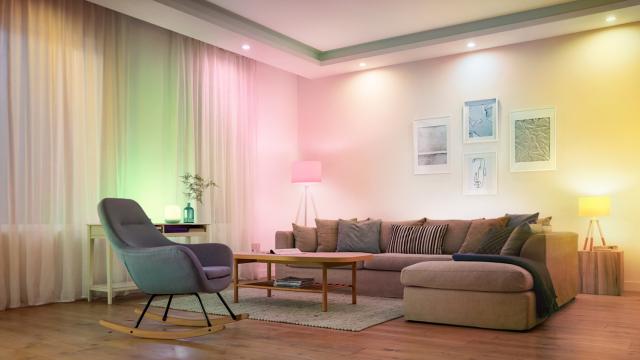 <b>Signify lansează noi produse accesibile din gama WiZ; Iluminat inteligent pentru întreaga locuință</b>Signify, lider mondial în domeniul iluminatului, a lansat azi o nouă gamă de iluminat inteligent WiZ. Ecosistemul se mărește astfel prin noi produse accesibile precum lămpi de masă, lămpi de plafon și accesorii inteligente. Avem toate detaliile