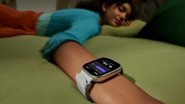 <b>RESIGILATUL ZILEI #92: Redmi Watch 4 – smartwatch cu HyperOS, crown pentru control și autonomie generoasă, accesibil pentru oricine</b>Suntem la episodul #92 din seria „RESIGILATUL ZILEI”, unde căutăm în fiecare zi combinația perfectă între tehnologie de calitate și bani cheltuiți cu cap. Astăzi ne oprim la un smartwatch care impresionează prin design elegant, funcții smart complete