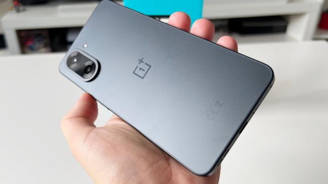 <b>OnePlus Nord CE5: Benchmark-uri cu Dimensity 8350 Apex care culmea, nu e departe de Nord 5 (SD 8s Gen3)</b>Modificările de ordin hardware contribuie și la schimbări în materie de performanță și e curios cum se descurcă procesorul MediaTek Dimensity 8350 Apex (4nm) de la interiorul lui OnePlus Nord CE5 și cât de mare este diferența față