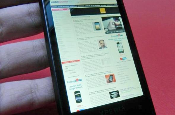 Review Sony Ericsson Xperia Ray - smartphone accesibil pentru tineri, cu toate funcțiile unui Xperia veritabil (Video): review_sony_ericsson_xperia_ray_mobilissimo_01.jpg