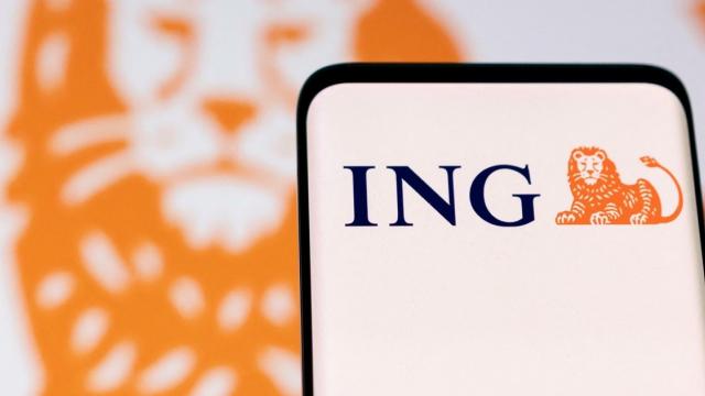 <b>ING România renunță la logarea în HomeBank din browser pe mobil; Accesul va fi posibil doar prin aplicația oficială</b>ING România îşi continuă eforturile pentru a creşte siguranţa produselor sale, iar de această dată a anunţat că face o schimbare la modul de logare în HomeBank pe mobil. În curând clienţii săi nu se vor mai putea loga în contul HomeBank din browser