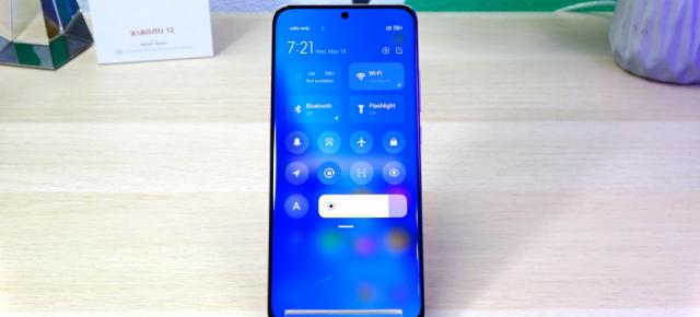 Xiaomi 12: Conectivitate ca la casele mari, pe telefonul cel mic