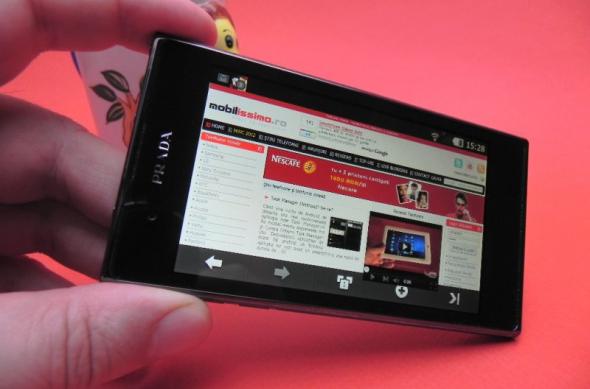 Review LG Prada 3.0 - telefonul fashion cu preț decent, interfață alb/negru, design deosebit (Video): 06_review_lg_prada_3_mobilissimo_rojpg.jpg