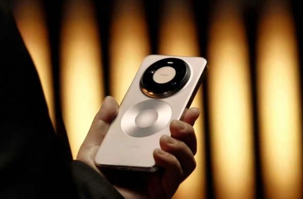 HUAWEI Mate 80 - Randări oficiale: Huawei-MAte-80-Pro-Max-Design-1.jpg