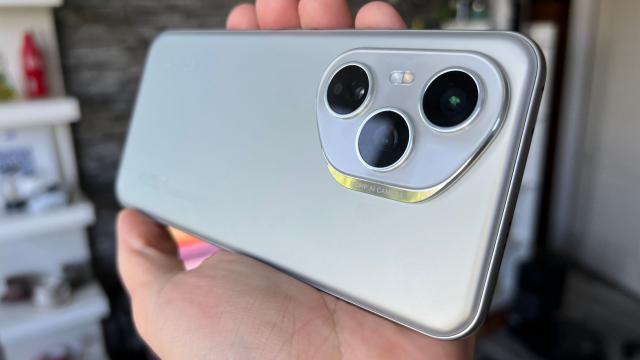 <b>Honor 500 va inaugura noi opțiuni de livestreaming și promite o cameră mid-range de top; Lansarea are loc în 2 săptămâni</b>Honor 500 a început să apară mai des pe radar și motivul este că lansarea sa se apropie cu pași repezi. Dacă este să dăm crezare spuselor lui Smart Pikachu, un zvonac de pe Weibo, atunci debutul va avea loc în doar două săptămâni