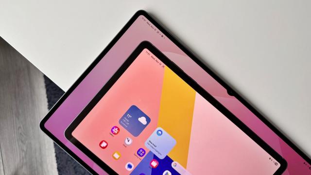 <b>Samsung Galaxy Tab S11 Ultra: Hardware cu upgrade mare pentru procesor, boost și de baterie</b>Samsung Galaxy Tab S11 Ultra impresionează prin talia zveltă de doar 5.1mm, dar impresionează și prin dotări? În primul rând văd că marea schimbare are loc la nivel de procesor, unde Dimensity-ul 9300+ (4nm) de pe Tab S10