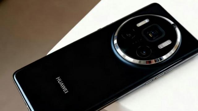 <b>Huawei ar putea lansa un model exclusiv eSIM sub seria Mate 80; Varianta Pro+ vine două camere periscop</b>Seria Huawei Mate 80 urmează să debuteze în curând, iar zvonurile încep să se întețească. Conform tipsterului SmartPikachu (weibo), Huawei ia în calcul lansarea unui model eSIM-only pentru anumite piețe. Nu știm exact care sunt regiunile vizate