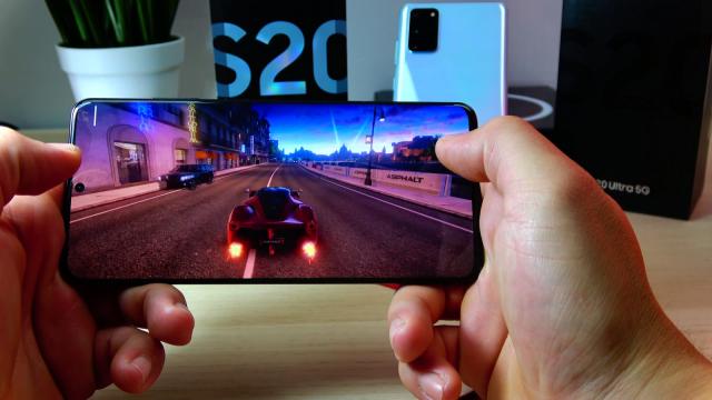 <b>Top 5 lucruri cool pe care le poţi face cu Samsung Galaxy S20 Ultra în izolare: de la food blogging la gaming, Netflix în HDR10</b>Stăm deja în casa de vreo 5 săptămâni şi dacă am ieşit, probabil nu am petrecut mai mult de câteva zeci de minute la cumpărături. Evident, aceia dintre noi care îşi pot permite să muncească de acasă...