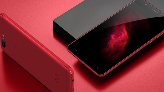 <b>Top 5 smartphone-uri cu preț de sub 150 dolari vândute de către retailerul chinez TomTop.com!</b>Smartphone-urile foarte accesibile au evoluat mult în ultimul timp și avem acum parte de terminale premium cu dotări interesante, motiv pentru care în articolul de astăzi vă prezentăm un top 5 cu astfel de modele al căror preț nu depășește 150 dolari!