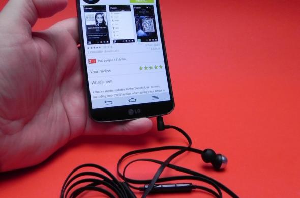 LG G Flex Review: telefonul curbat Își flexează mușchii, se dovedește "subțire" În unele aspecte (Video): lg_g_flex_review_mobilissimo_ro_12jpg.jpg