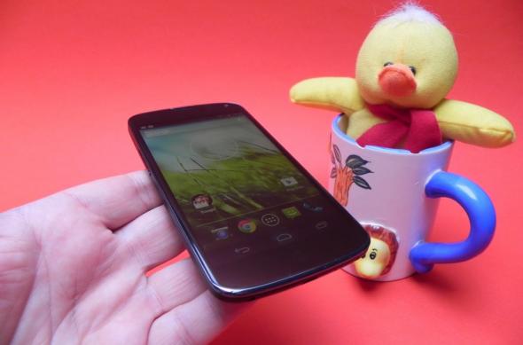 Review Google Nexus 4: baterie bună, OS atractiv, dezamăgire În rest (Video): google_nexus_4_review_mobilissimo_ro_27jpg.jpg