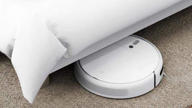 <b>Xiaomi Mijia 1c, aspirator robot cu funcție de mop costă acum doar 950 lei pe TomTop; Se livrează din Germania</b>Astăzi retailerul chinez TomTop.com are pentru noi o nouă recomandare, sub forma aspiratorului robot Xiaomi Mijia 1c care se remarcă prin prețul accesibil și prin funcția de mop pe care o integrează