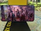 POCO X8 Pro Max: Display gata de orice joc, serial Netflix, TikTok