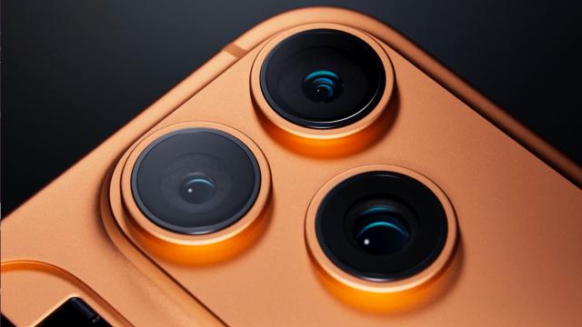 <b>iPhone 18 Pro se pregătește de un upgrade foto serios; Ar primi senzor foto cu diafragmă variabilă</b>iPhone 18 Pro pare să primească în sfârșit o funcționalitate așteptată de ani buni. E vorba despre diafragmă variabilă pentru camera principală. Publicația ETNews a dezvăluit acest lucru, spunând că sursa zvonului e chiar lanțul de aprovizionare