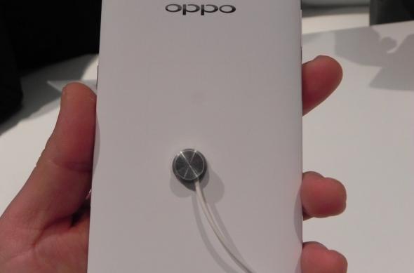 MWC 2014: Oppo N1 hands on preview - primul telefon cu cameră rotativă pe care Îl vedem și un OS custom atractiv (Video): dscn4933jpg.jpg