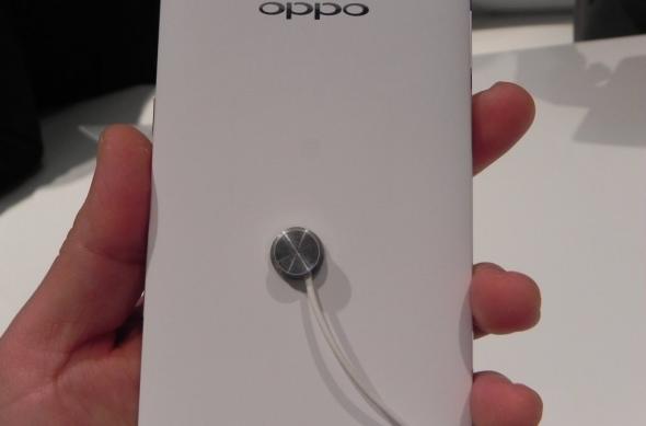 MWC 2014: Oppo N1 hands on preview - primul telefon cu cameră rotativă pe care Îl vedem și un OS custom atractiv (Video): dscn4934jpg.jpg