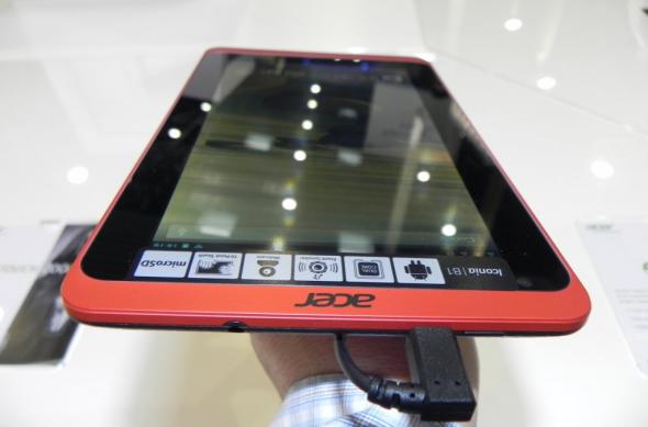 Acer Iconia B1-720 hands on preview: tableta dual core accesibilă și compactă (Retro MWC 2014 - Video): dscn5071jpg.jpg