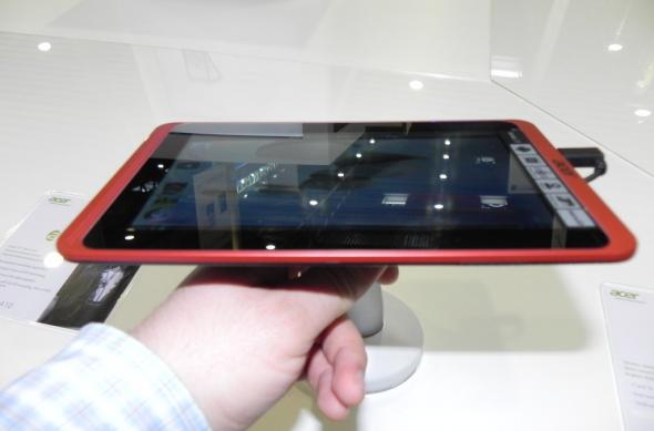 Acer Iconia B1-720 hands on preview: tableta dual core accesibilă și compactă (Retro MWC 2014 - Video): dscn5073jpg.jpg