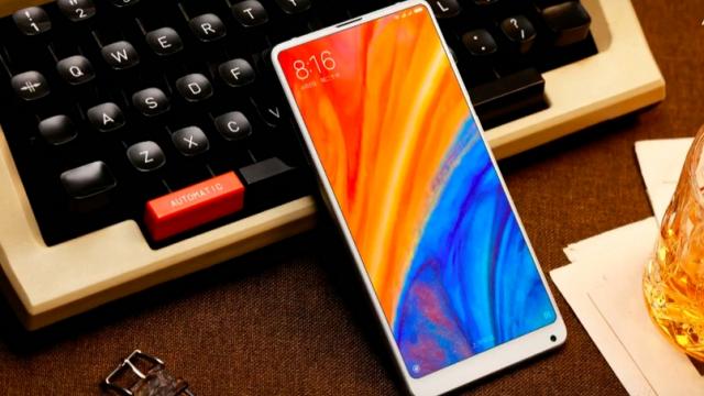 <b>Turul Magazinelor #448: adaptoare USB-C-HDMI, raclette pentru gătit și adaptor care îți face telefonul încărcabil wireless</b>Astăzi, în Turul Magazinelor #448, ediția de weekend ne axăm pe adaptoare. Pe de o parte am găsit adaptoare USB-C to HDMI și pe de altă parte putem face orice telefon să suporte încărcare wireless. Avem detalii mai jos, plus plite speciale pentru gătit..