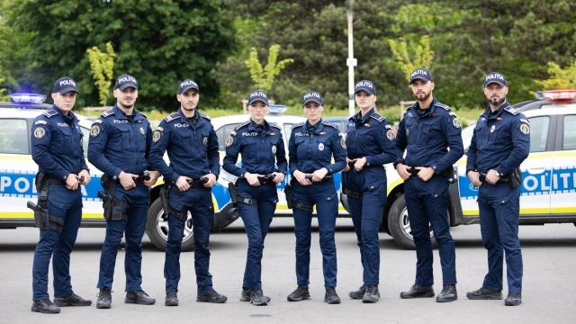 <b>Am văzut cum se dezamorsează o bombă în România din noul sezon "Oamenii Legii" pe AXN</b>Mărturisesc că a fost o surpriză plăcută pentru mine să descopăr că avem show-uri TV românești de tip "reality", care să includă şi poliţişti, dar iată că am găsit unul pe AXN. Se numeşte "Oamenii Legii" şi este o combinaţie fascinantă între