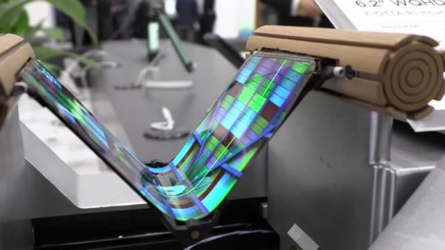 <b>BOE Display speră să prindă un contract cu Apple pentru panourile de display destinate următorului iPhone</b>În ultima vreme auzim din ce în ce mai des detalii despre BOE Display, companie de origine chineză care are aspirații mari. Aflam încă din vara trecută că acest producător vrea să se afle printre distribuitorii de panouri Apple