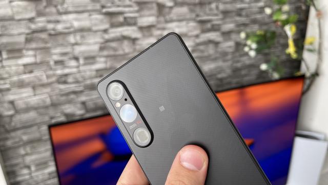 <b>Sony Xperia 1 VI şi Xperia 10 VI vor avea module foto mai mari; Iată imagini </b>Am avut parte de multe scăpări până acum pentru Sony Xperia 1 VI şi am aflat că în sfârşit renunţă la acel aspect îngust al ecranului, cel 21:9. Acum vedem cum arată atât modulul foto de la Xperia 1 VI, cât şi cel de la Xperia 10 VI