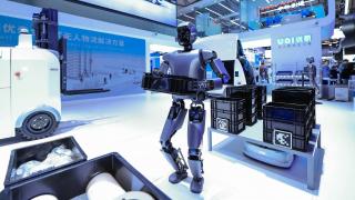 De la mașini electrice la roboți umanoizi: BYD își extinde ambițiile în domeniul inteligenței artificiale