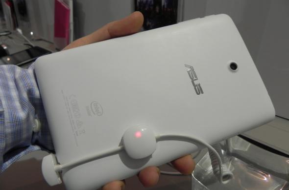 ASUS FonePad 7 LTE hands on preview: același FonePad accesibil, acum cu versiuni LTE și dual SIM (Retro MWC 2014 - Video): dscn5083jpg.jpg