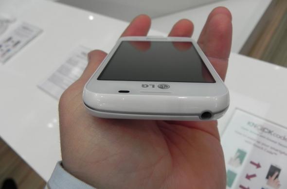 LG L40 Dual hands-on preview: un nou terminal din gama L accesibil (Retro MWC 2014 - Video): dscn4628jpg.jpg