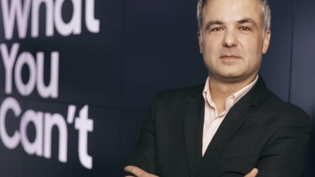 <b>Samsung oferă detalii despre service-ul de la distanţă (#StayAtHome): interviu cu Ionuţ Gherghe, Customer Service Director, Samsung România</b>Cu 2 săptămâni în urmă vă informam că Samsung a schimbat programul magazinelor sale şi a început să ofere servicii online mai ample, din cauza pandemiei Covid-19. Între timp service-ul s-a mutat în online, iar compania oferă service