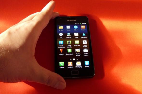 Samsung Galaxy S II "decolează" din cutie pe masa de teste - Unboxing Mobilissimo.ro (Video): samsung_galaxy_s_ii_unboxing_12jpg.jpg
