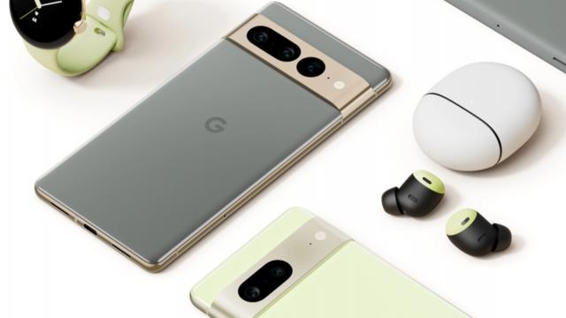 <b>Google va fabrica un număr record de telefoane Pixel 7 și Pixel 7 Pro; Compania plănuiește să-și dubleze vânzările în 2023</b>A sosit și ziua cea mare, Google prezentând ieri noile telefoane din seria Pixel 7, dar și primul său smartwatch din portofoliu - Pixel Watch. Totodată, am aflat detalii și despre o nouă tabletă, care ar trebui să debuteze în 2023. În cadrul