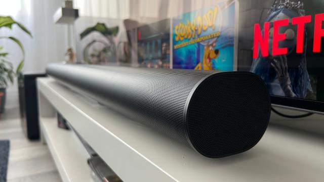 <b>Sonos Arc Ultra + Sonos Sub 4 Review: Sistemul home theater premium care transformă sunetul din living-ul tău, pentru experiențe spectaculoase ca într-o sală de cinema </b>Era iulie 2020 când luam prima dată contact cu un soundbar de top de la Sonos și mă refer desigur la modelul Sonos Arc - o bară de sunet premium cu sunet 3D și tehnologie Dolby Atmos pentru o experiență audio ca la cinema