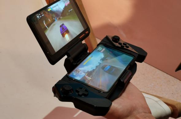 ASUS ROG Phone II și TwinView Dock II (galerie foto): ASUS-ROG-Phone-2_530.jpg