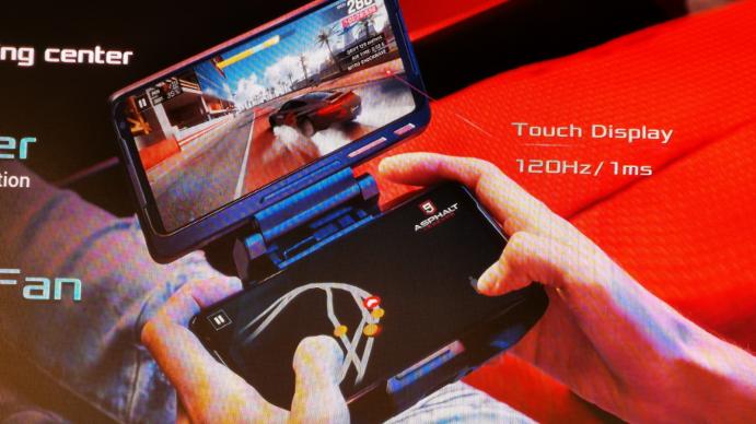 ASUS ROG Phone II și TwinView Dock II (galerie foto): ASUS-ROG-Phone-2_384V.jpg