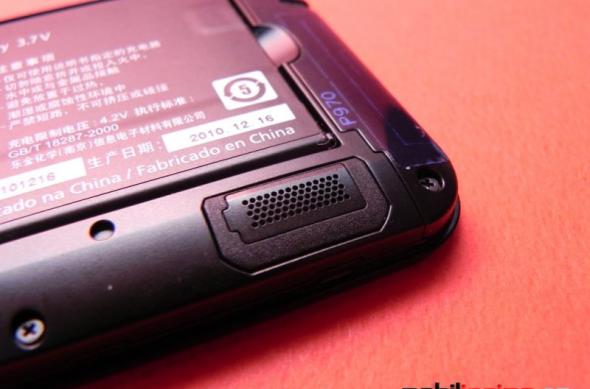 Review LG Optimus Black - display atractiv, preț de invidiat și Android customizat (Video): lg_optimus_black_07.jpg