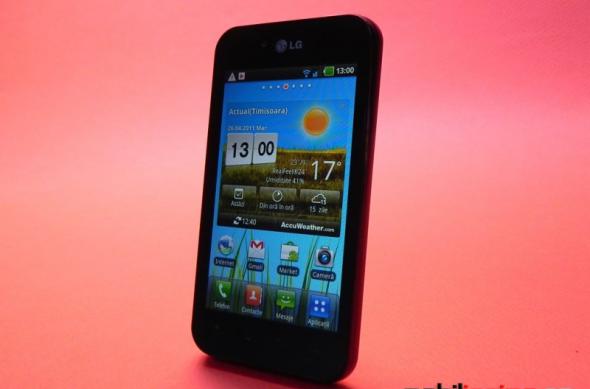 Review LG Optimus Black - display atractiv, preț de invidiat și Android customizat (Video): lg_optimus_black_02.jpg