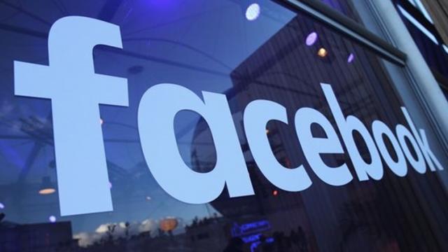 <b>Facebook ar putea fi forţată să vândă Instagram şi WhatsApp; Este dată în judecată de FTC în SUA</b>Facebook ar putea fi nevoită să vândă Instagram şi WhatsApp, aflându-se în plin proces cu organismul american FTC. Compania a fost acuzată de practici anti-concurenţiale şi de dominaţie a pieţei, care sapă ascensiunea concurenţilor mai mici. Comisia