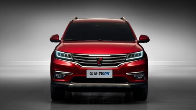 <b>Platforma mobilă YunOS va ajunge şi pe automobile în curând; Gigantul e-commerce Alibaba lucrează şi la un automobil autonom</b>Grupul chinez Alibaba se pregătește și pentru lansarea unui automobil ce va sosi la bord cu sistemul de operare propriu denumit YunOS. Această platformă dedicată automobilelor vine să rivalizeze cu Android Auto și Apple Car Play - platforme ce oferă