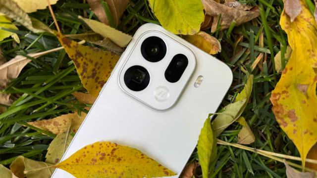 <b>OPPO Find X9 Pro: Camera trece examenul cu Sagrada Familia, burgeri Five Guys, filmări de coveruri Queen</b>Sistemul foto de pe OPPO Find X9 Pro este dezvoltat împreună cu Hasselblad și integrează trei camere principale, o cameră de culoare dedicată, un telemetru laser și o cameră frontală de 50 MP. Ansamblul formează un setup complet