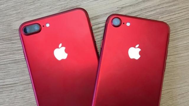 <b>Turul Magazinelor #164: Turul Star Wars, cu boxe, căşti şi dronă Darth Vader şi Tie Fighter, plus iPhone RED la precomandă pe Quickmobile.ro</b>Un nou Tur al Magazinelor poposește astăzi la îndemâna voastră, a cititorilor. Avem pentru voi o serie de recomandări de produse din universul Star Wars, de la căști și până la drone interesante gata pregătite pentru fanii francizei de față. De asemenea,